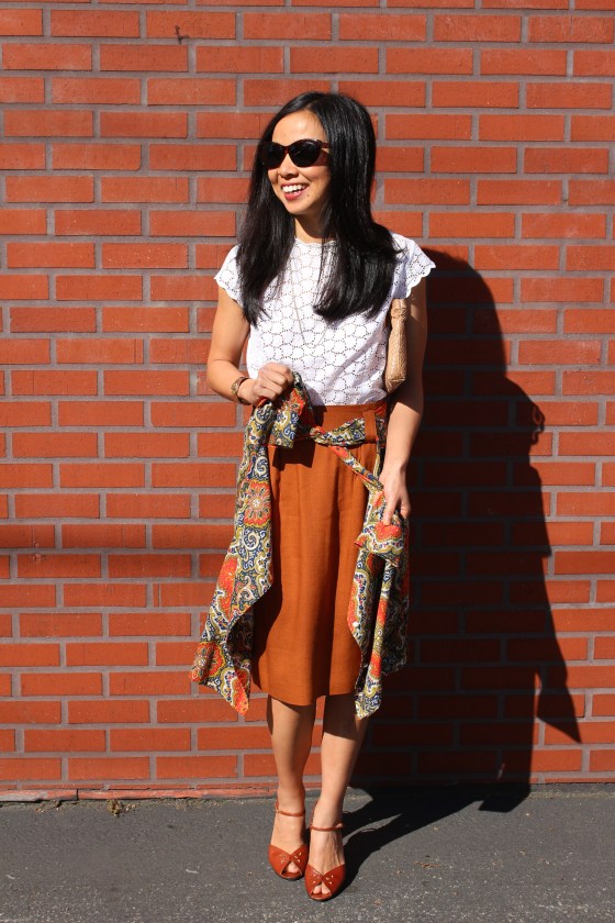 fashion trend OOTD shirt around waist